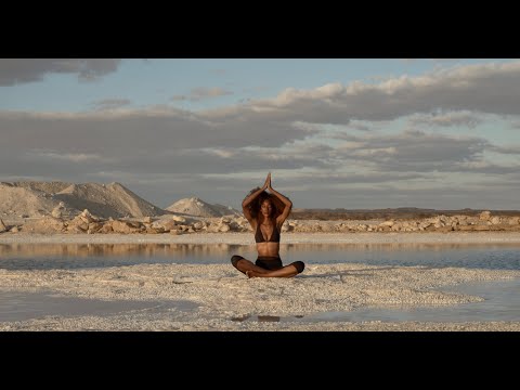 Royal & Strong | Workout Flow (25 min)